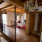 Hotel Rural En Cascadas De *