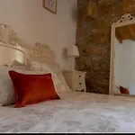 Hotel Rural En Cascadas De *