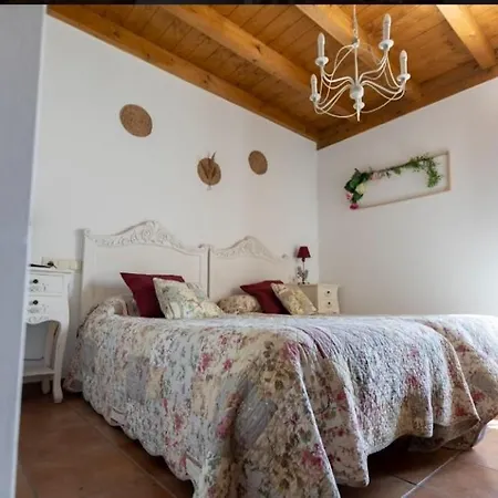 Hotel Rural En Cascadas De *