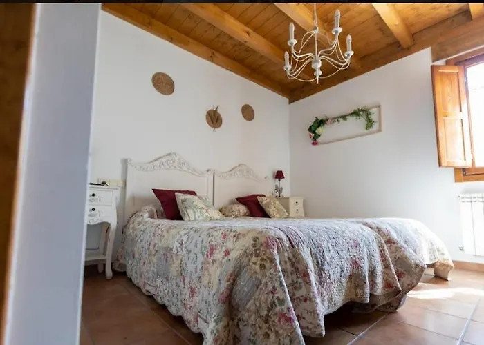 Hotel Rural En Cascadas De *